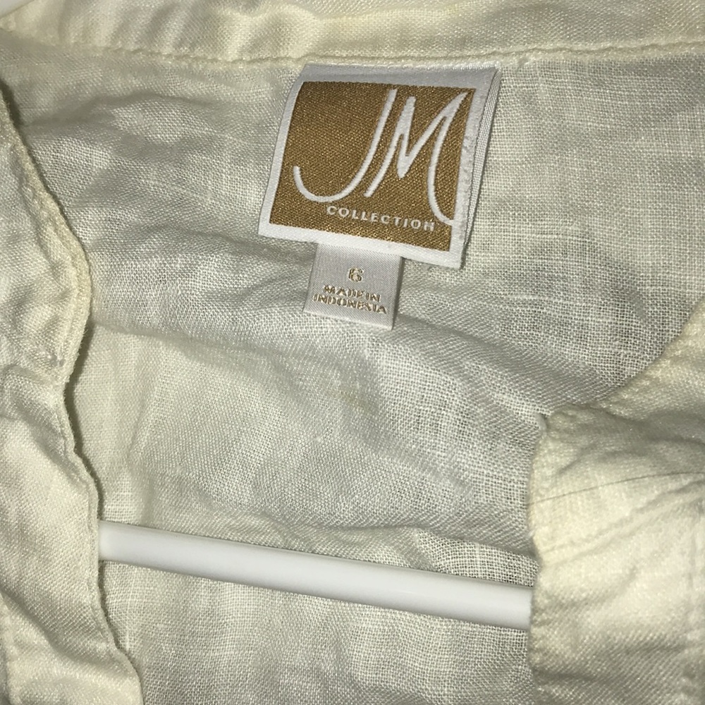 ✨(5 for $20)JM Collection Gold White Buttoned Detailed Top✨ - Picture 7 of 7